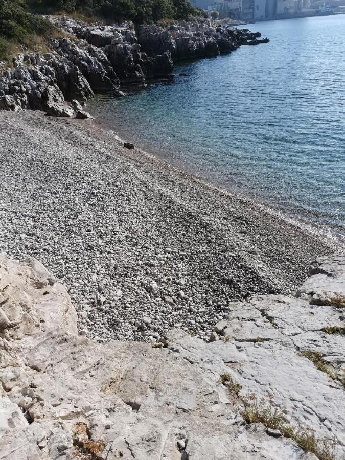 Apartment Stefania On The Beach Koromačno 外观 照片