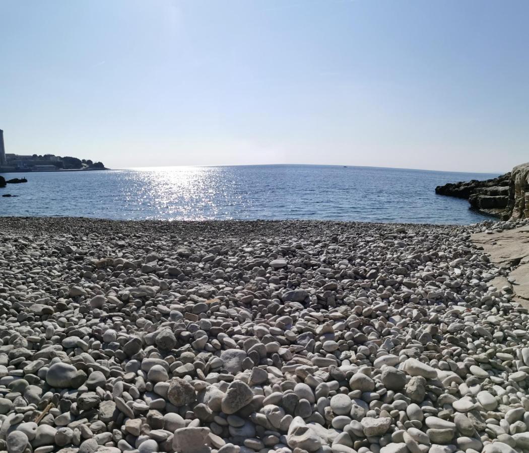 Apartment Stefania On The Beach Koromačno 外观 照片