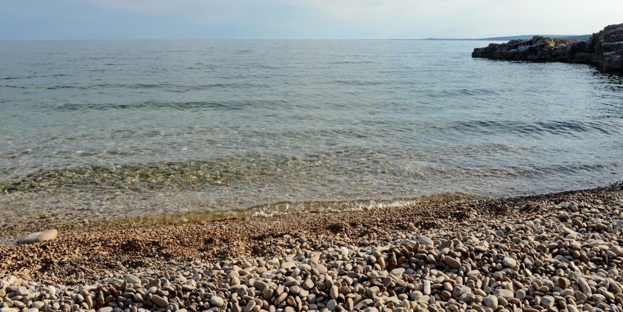 Apartment Stefania On The Beach Koromačno 外观 照片